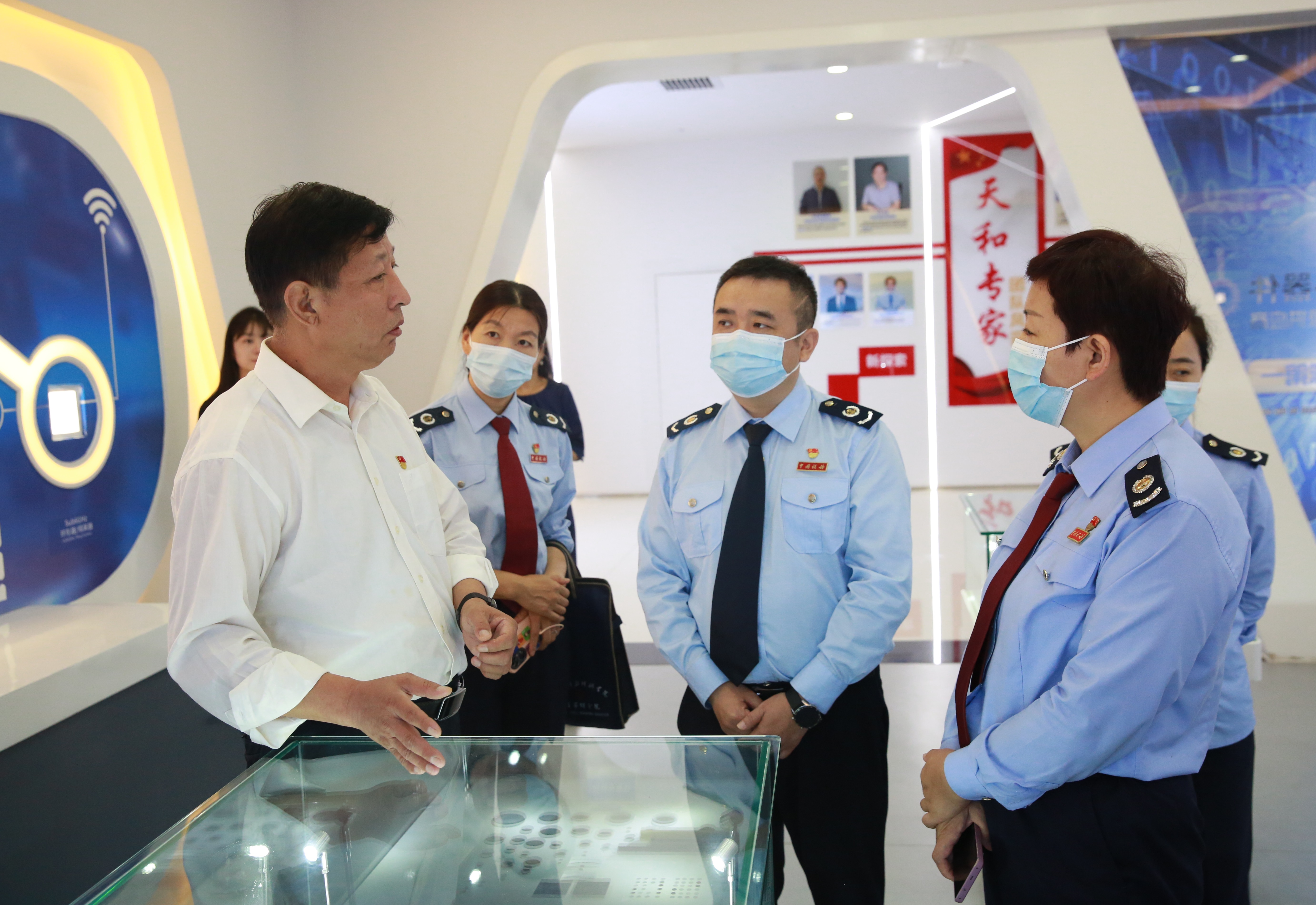 高新区税务局与我司开展“税企双联双建双促”实践活动_众赢国际版