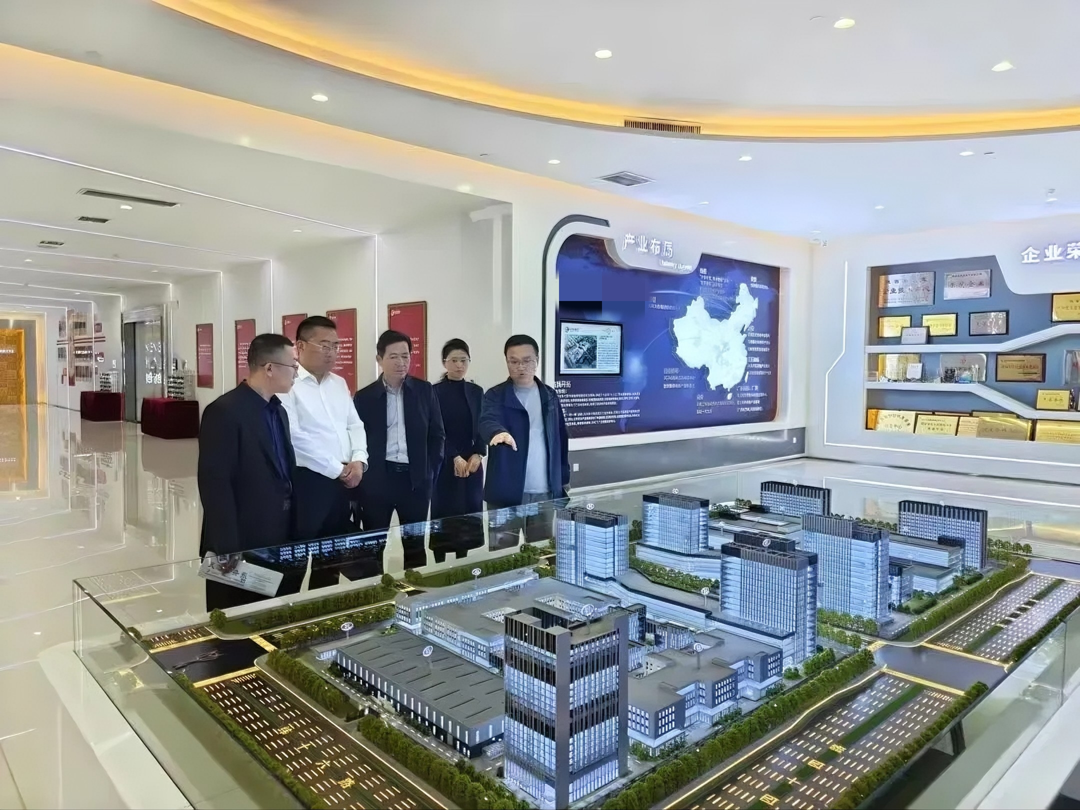 海阳市工商联党组书记赵广富来我司考察交流