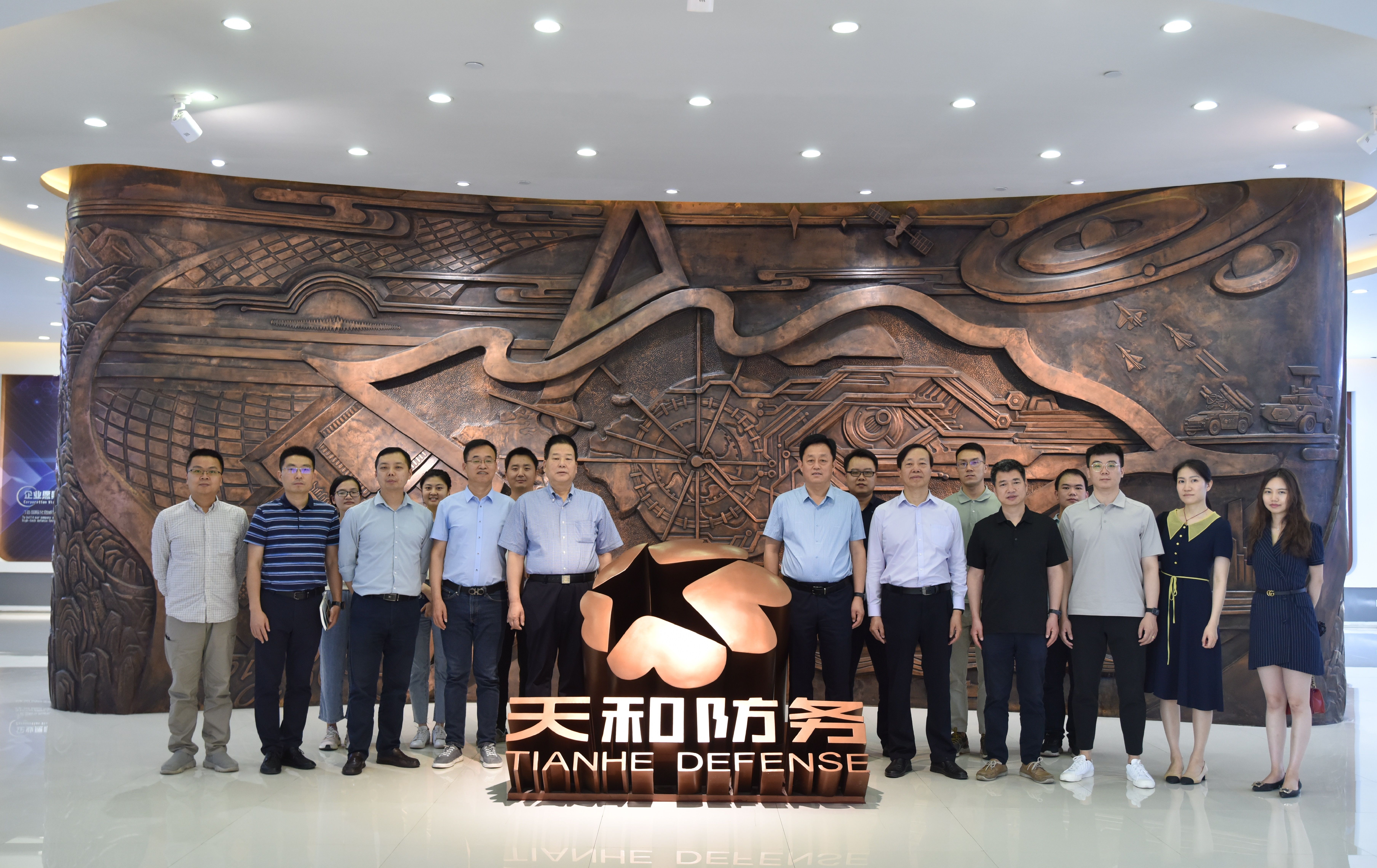 省科协向导和省电子学会专家来访_众赢国际版
